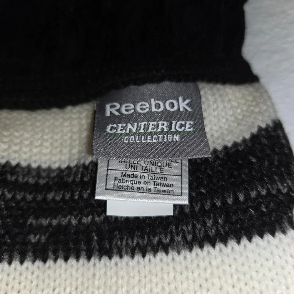 Reebok Chicago Blackhawks NHL Center Ice Scarf Black Red Cream Striped Knit